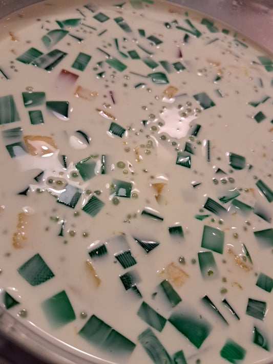 Creamy Sago’t Gulaman with green jelly and tapioca pearls