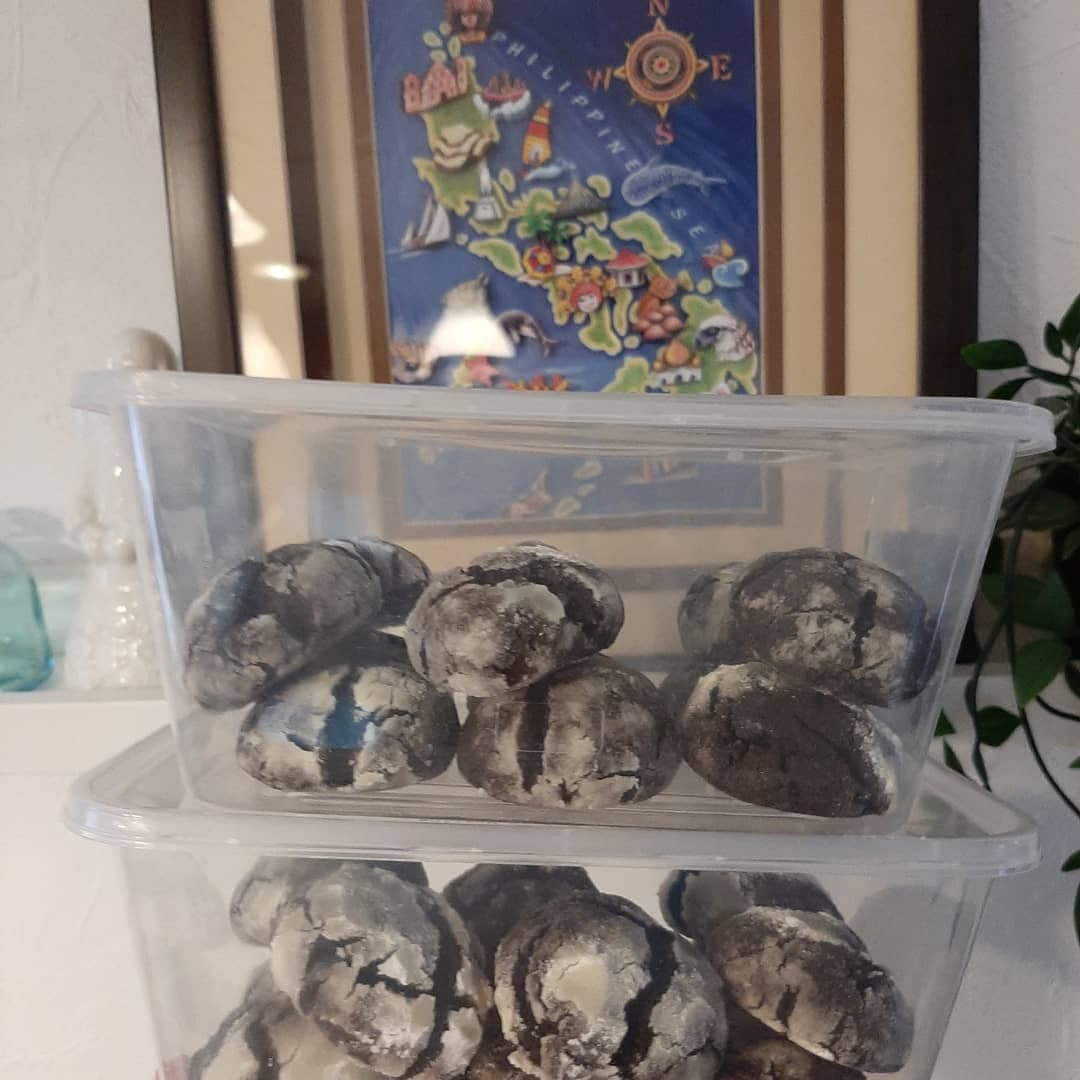 Choco crinkles packed in clear takeaway tubs