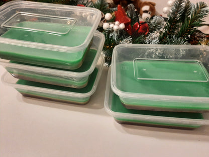 Stacked sapin-sapin overload tubs displayed with Christmas decorations